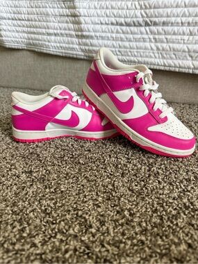 Nike Dunk Low Laser Fuchsia GS Size 6Y